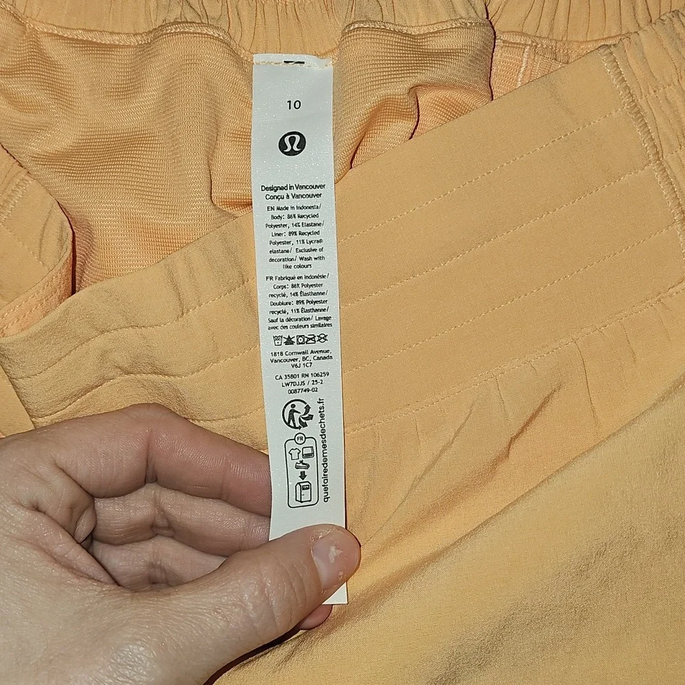 Lululemon Hotty Hot High Rise Short. 2.5" Lined. RKML- Rock Melon!! Sz 10!!! - Picture 7 of 13